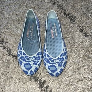 Women’s flats
